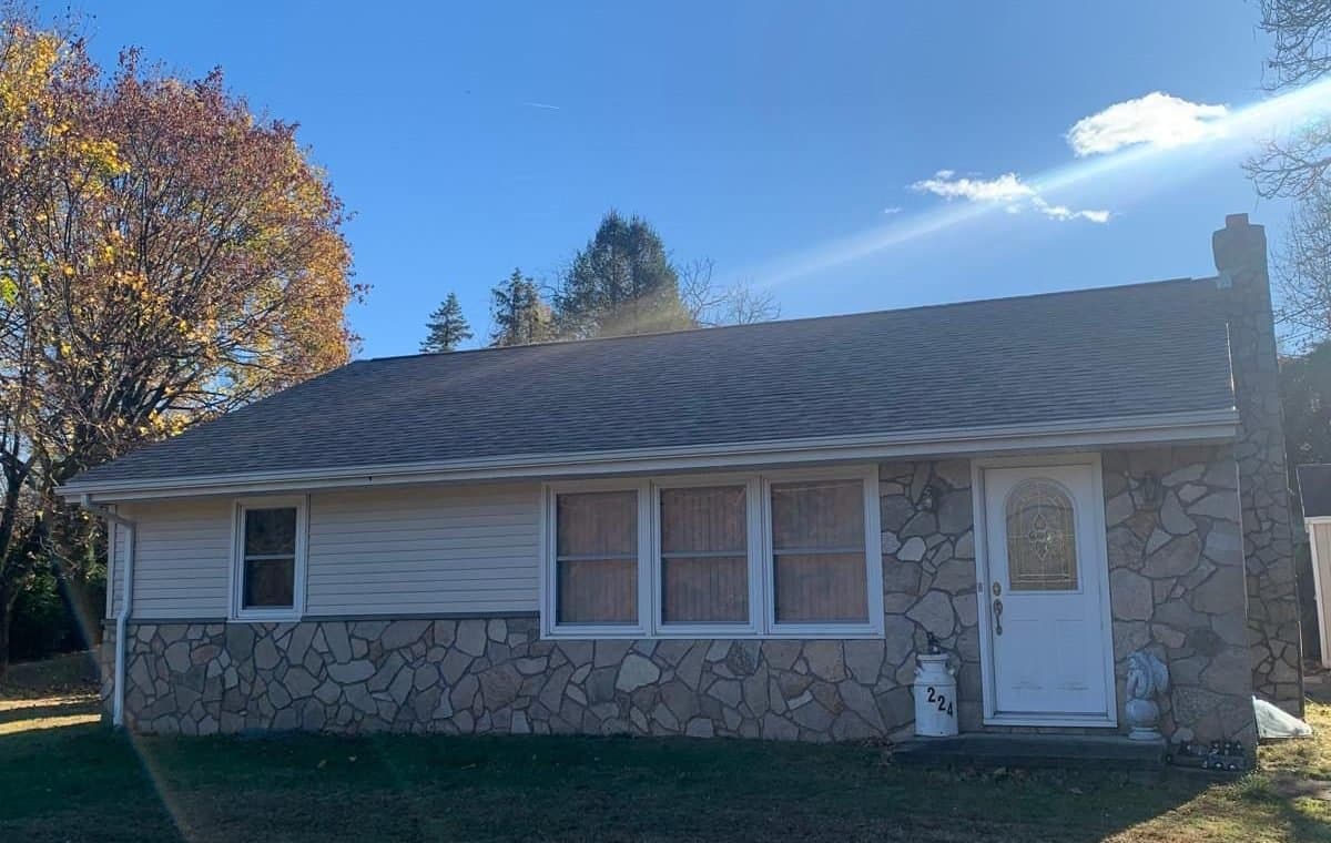New asphalt shingle roof on a ranch home in Berks County, PA